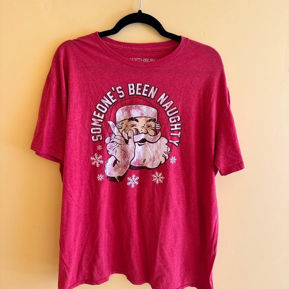 FIFTH SUN Naughty Santa Graphic Tee – Size XL
